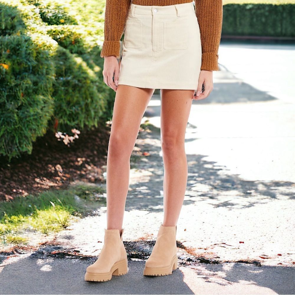 Double Zero Cream High Waisted Skirt Size Large